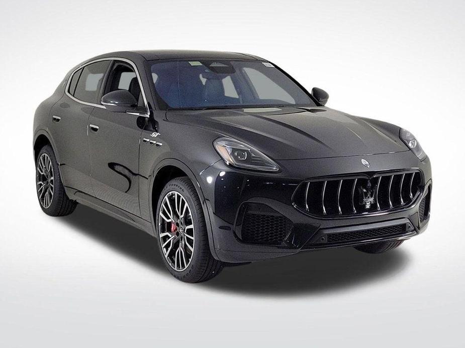 new 2024 Maserati Grecale car