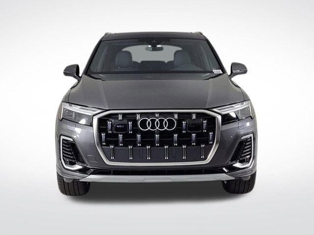 new 2025 Audi Q7 car, priced at $67,470
