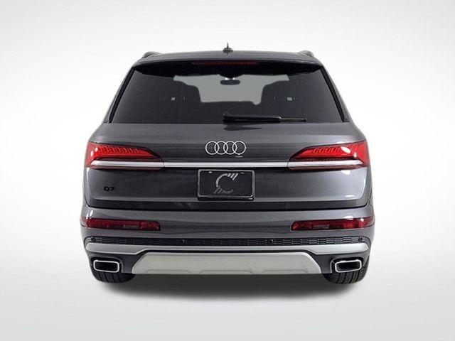 new 2025 Audi Q7 car, priced at $67,470