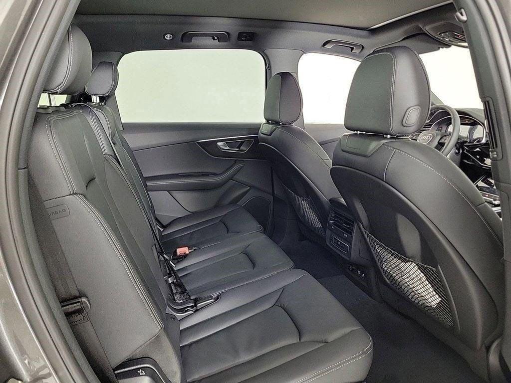 new 2025 Audi Q7 car, priced at $67,100