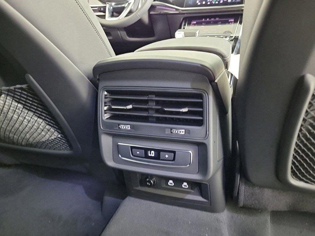 new 2025 Audi Q7 car, priced at $67,100