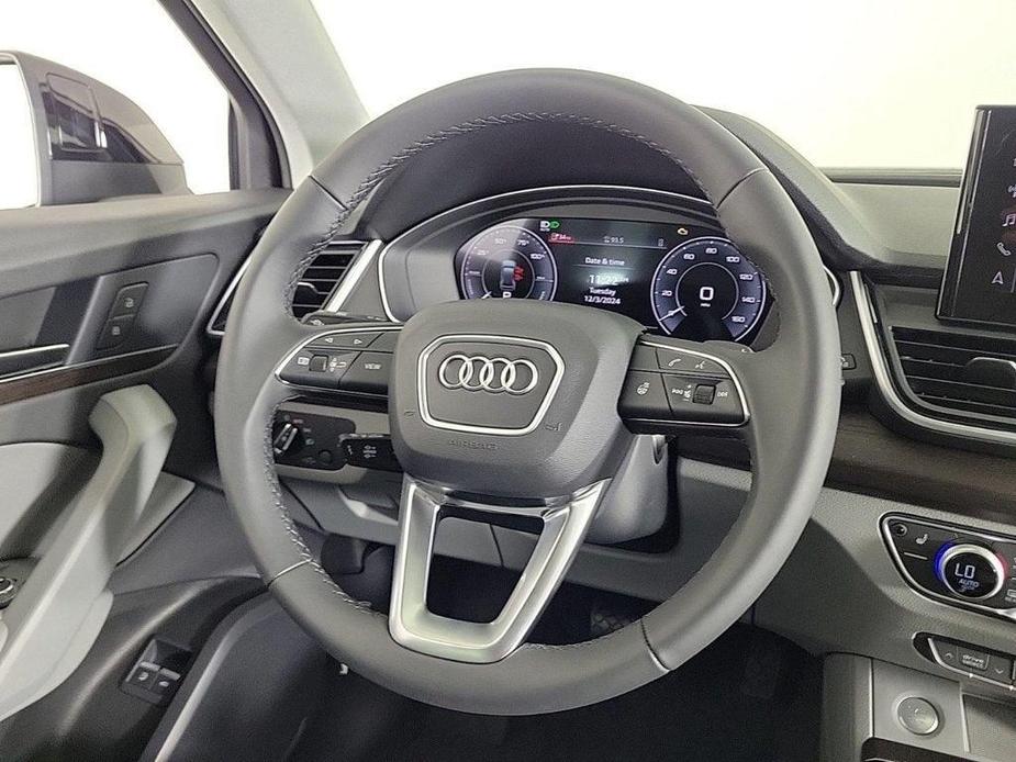 new 2025 Audi Q5 car, priced at $62,800