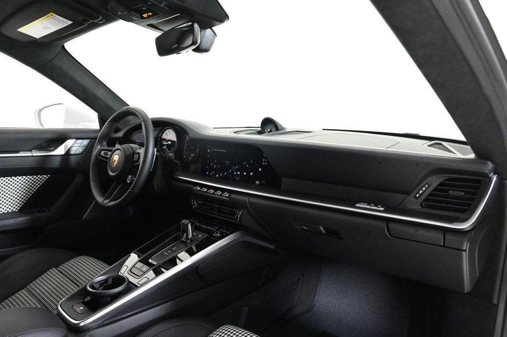 used 2025 Porsche 911 car