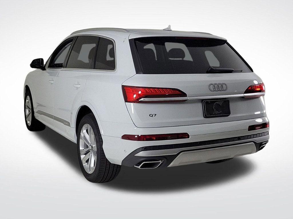 new 2025 Audi Q7 car, priced at $72,605