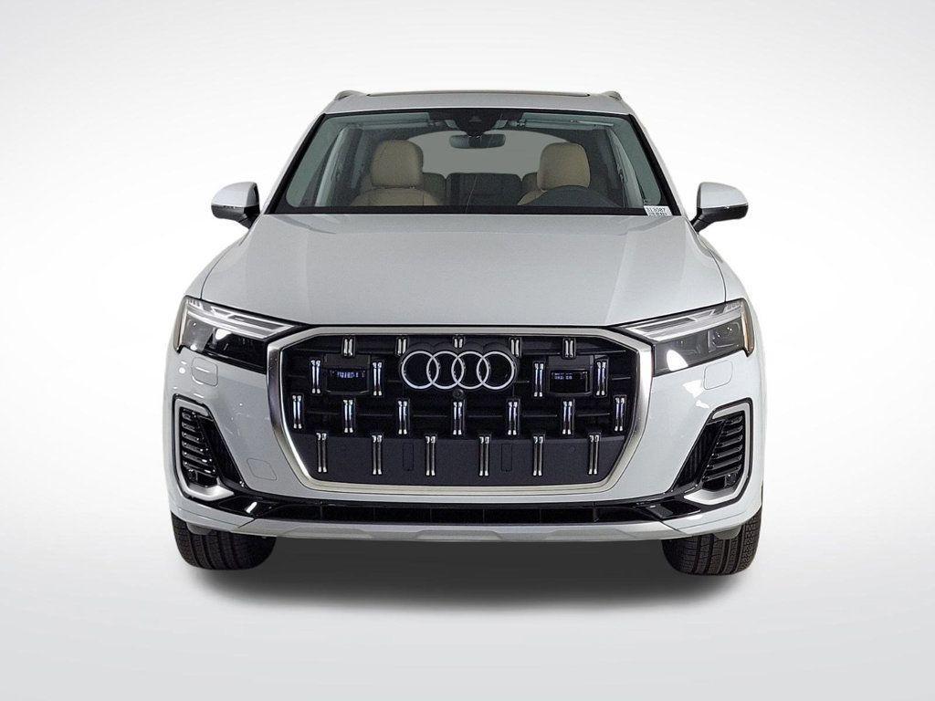 new 2025 Audi Q7 car, priced at $72,605