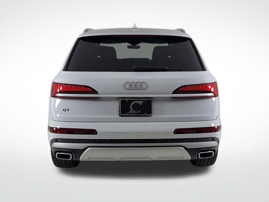 new 2025 Audi Q7 car, priced at $72,605