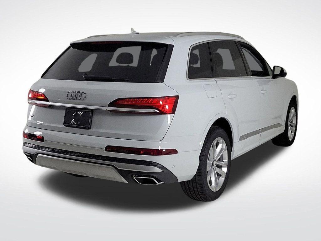 new 2025 Audi Q7 car, priced at $72,605