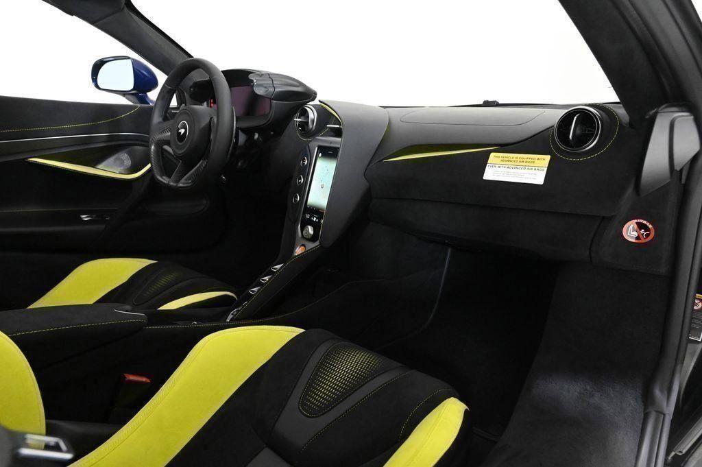 new 2025 McLaren 750S car, priced at $411,090