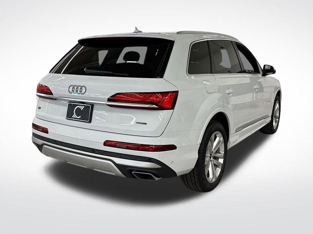 new 2025 Audi Q7 car, priced at $68,600