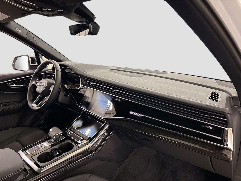 new 2025 Audi Q7 car, priced at $68,600