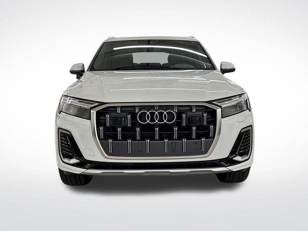 new 2025 Audi Q7 car, priced at $68,600