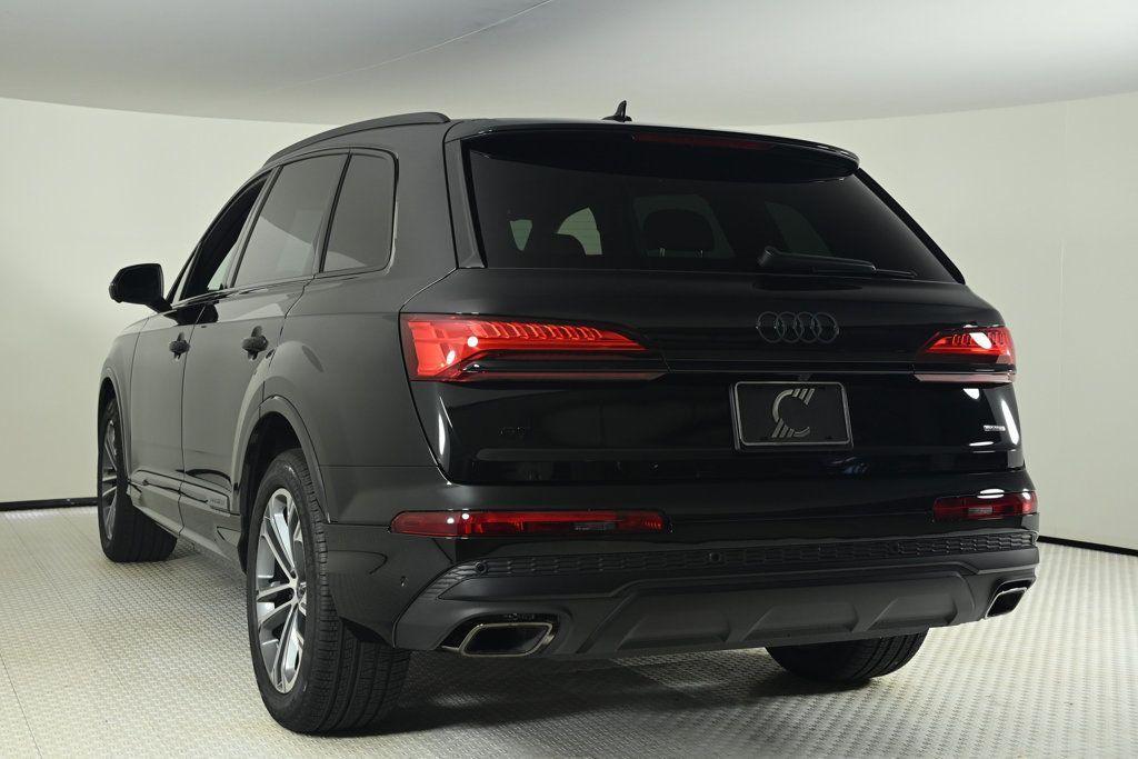 new 2025 Audi Q7 car, priced at $62,305