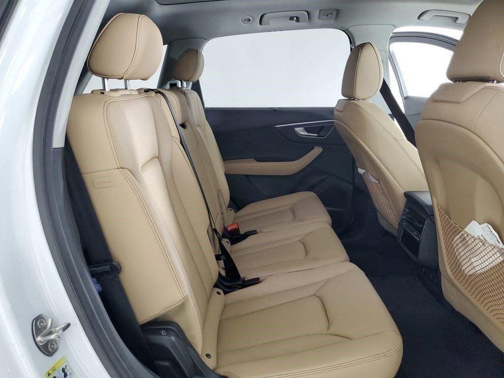 new 2025 Audi Q7 car, priced at $72,250