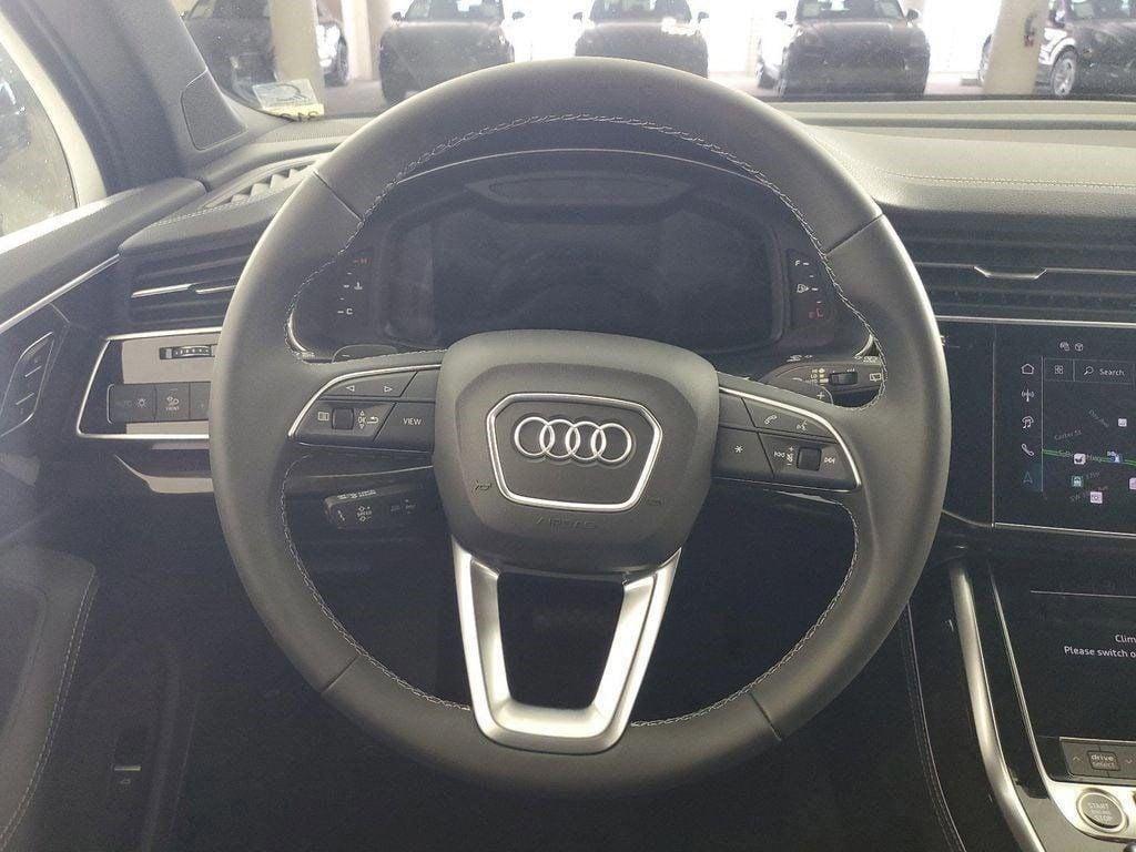 new 2025 Audi Q7 car, priced at $69,200