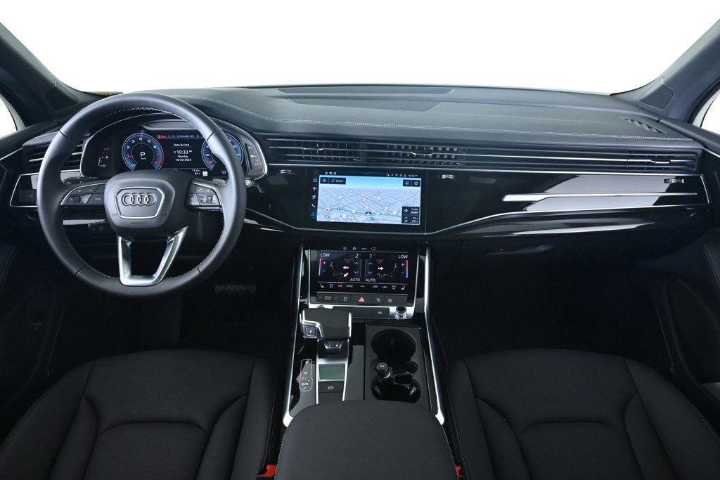 new 2025 Audi Q7 car, priced at $68,100