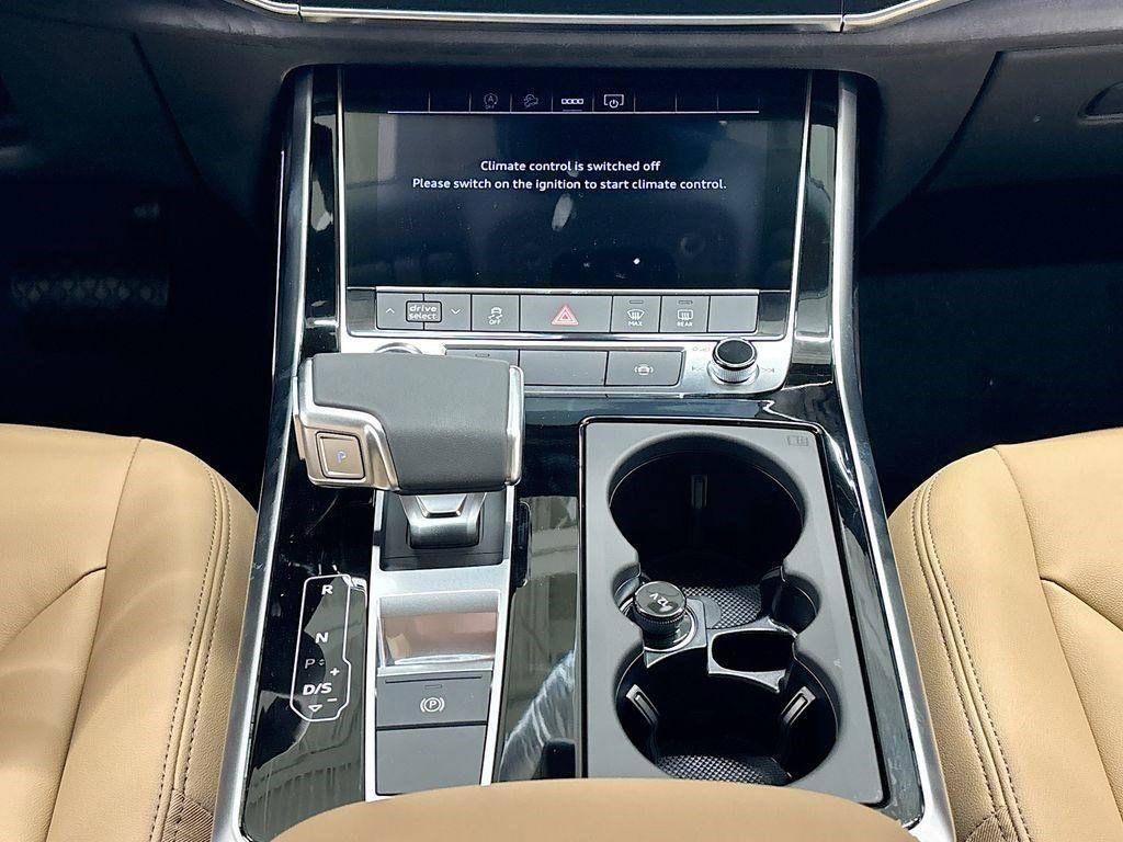 new 2025 Audi Q7 car, priced at $72,600