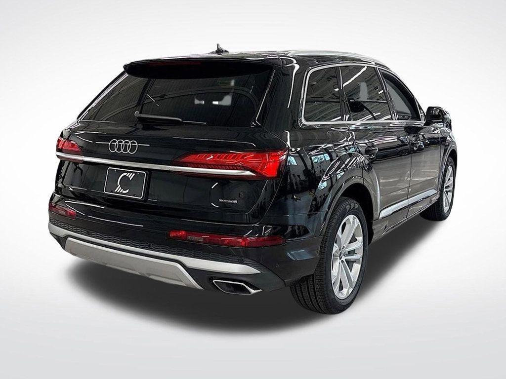 new 2025 Audi Q7 car, priced at $72,600