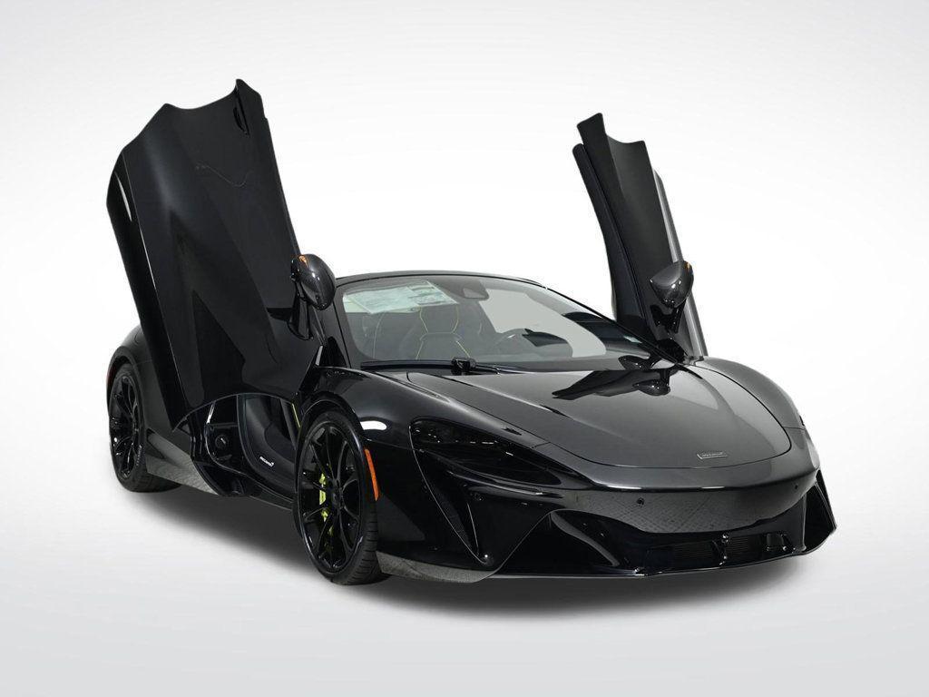 new 2025 McLaren Artura car, priced at $327,283