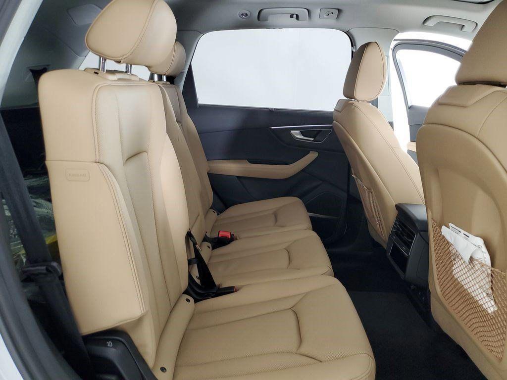 new 2025 Audi Q7 car, priced at $74,750