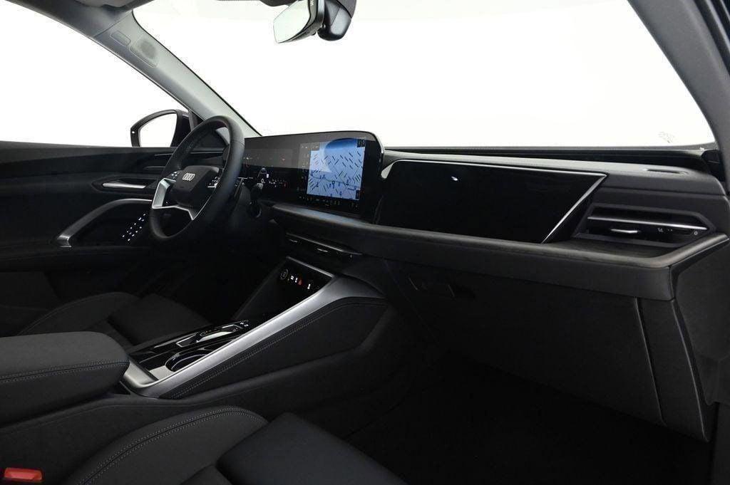 new 2025 Audi Q5 car, priced at $61,300