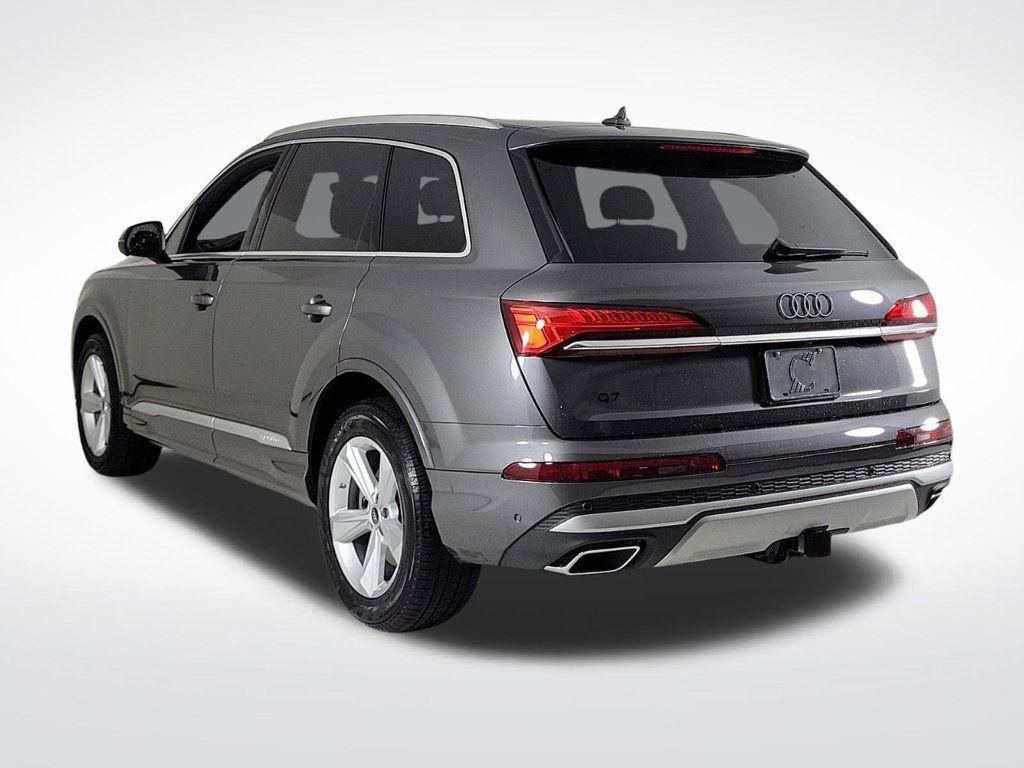 new 2025 Audi Q7 car, priced at $70,800