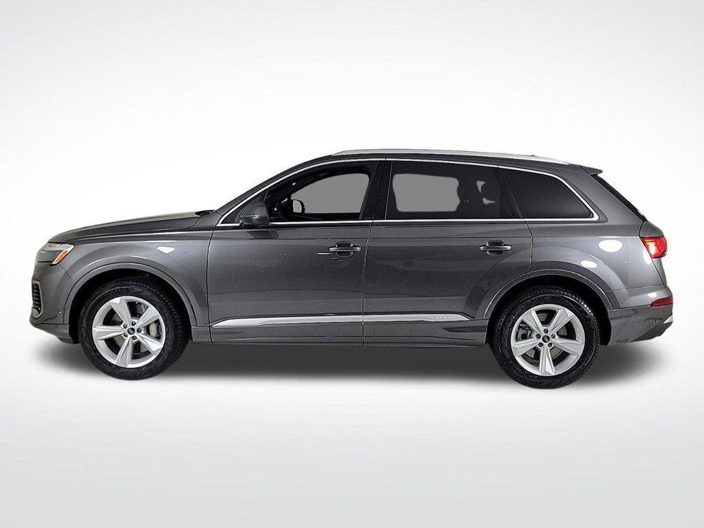 new 2025 Audi Q7 car, priced at $70,800