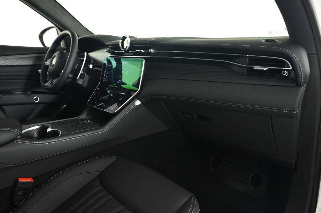 new 2025 Maserati Grecale car, priced at $83,695