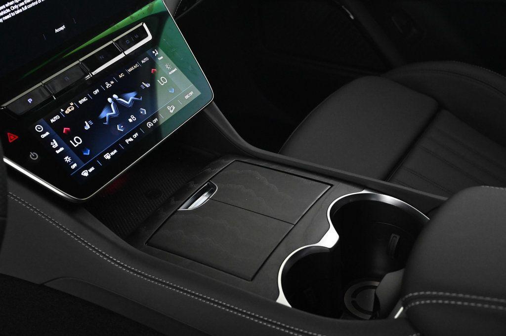 new 2025 Maserati Grecale car, priced at $83,695