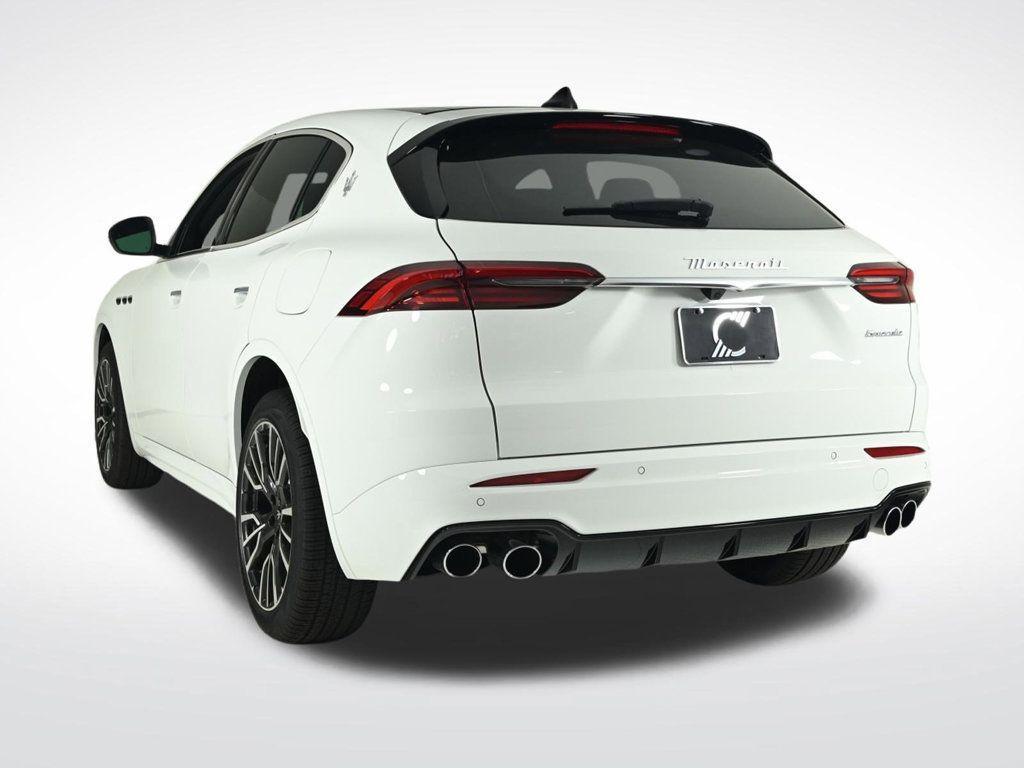 new 2025 Maserati Grecale car, priced at $83,695