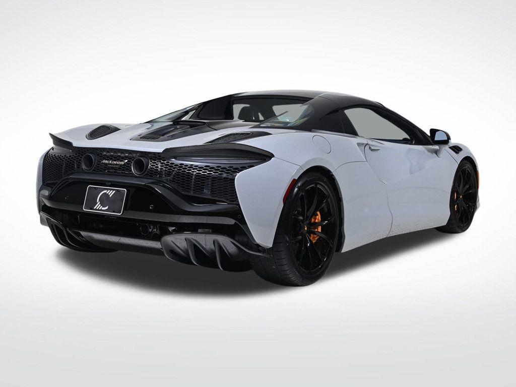 new 2025 McLaren Artura car, priced at $350,164