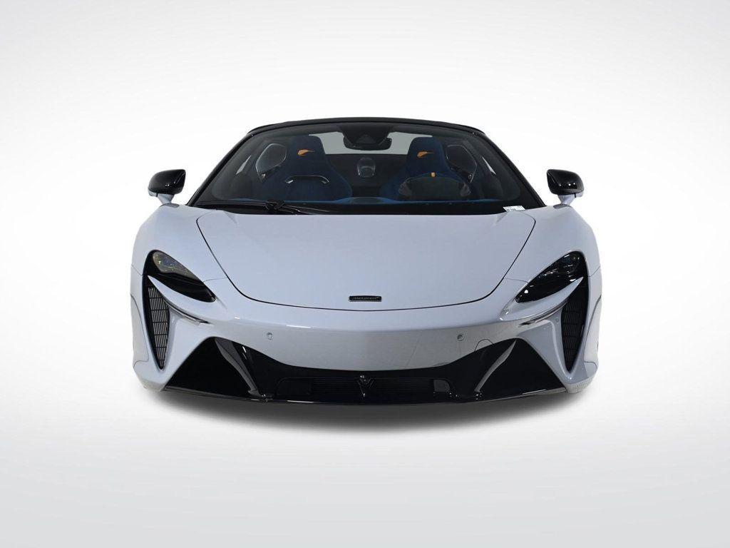 new 2025 McLaren Artura car, priced at $350,164