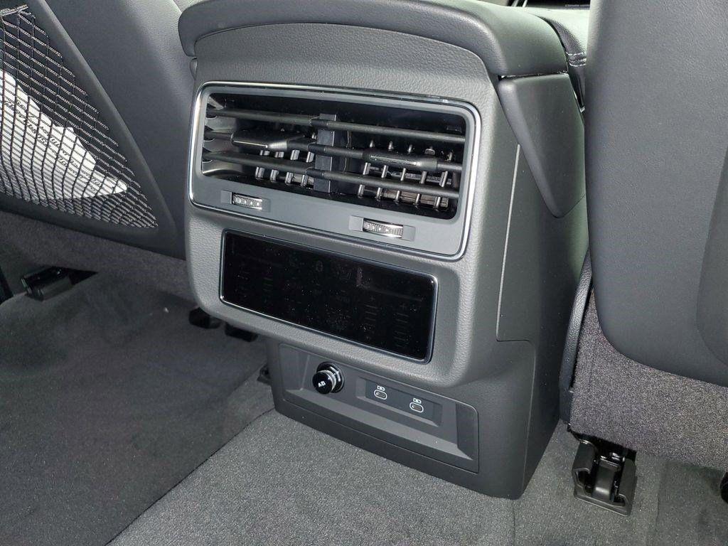 new 2025 Audi Q7 car, priced at $74,750
