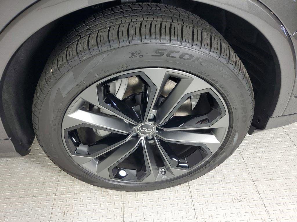 new 2025 Audi Q7 car, priced at $74,750