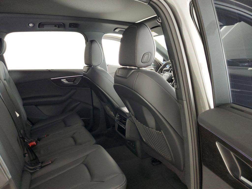 new 2025 Audi Q7 car, priced at $74,750