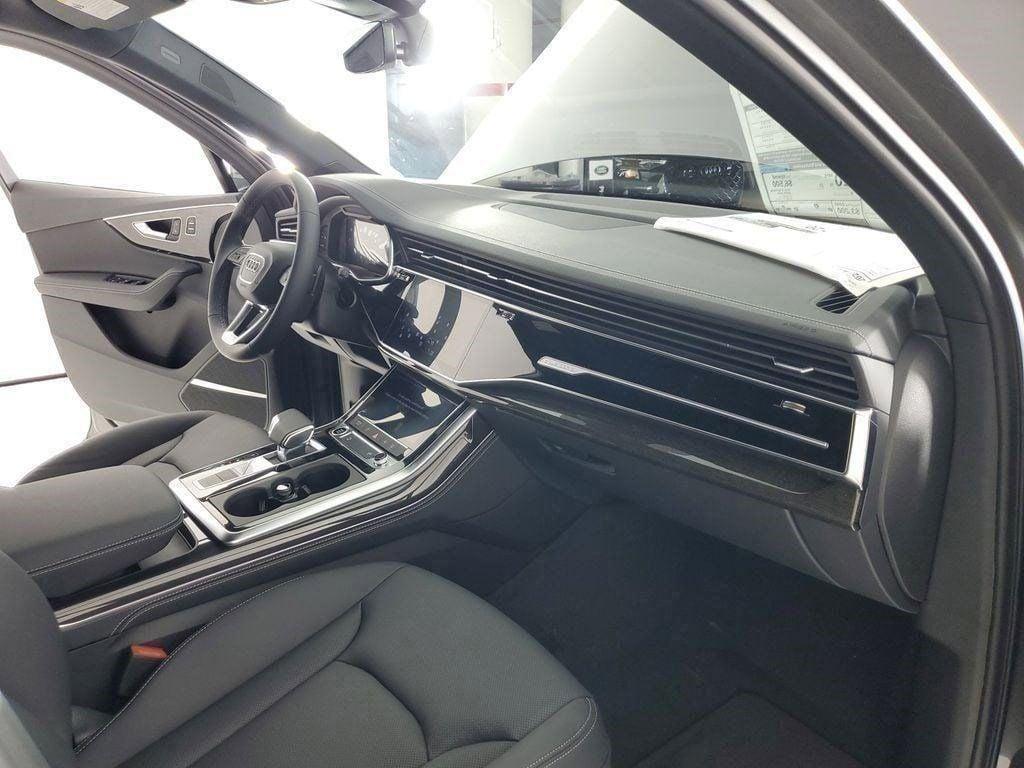 new 2025 Audi Q7 car, priced at $72,250