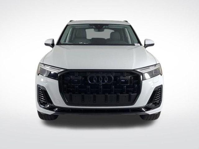 new 2025 Audi Q7 car, priced at $73,290