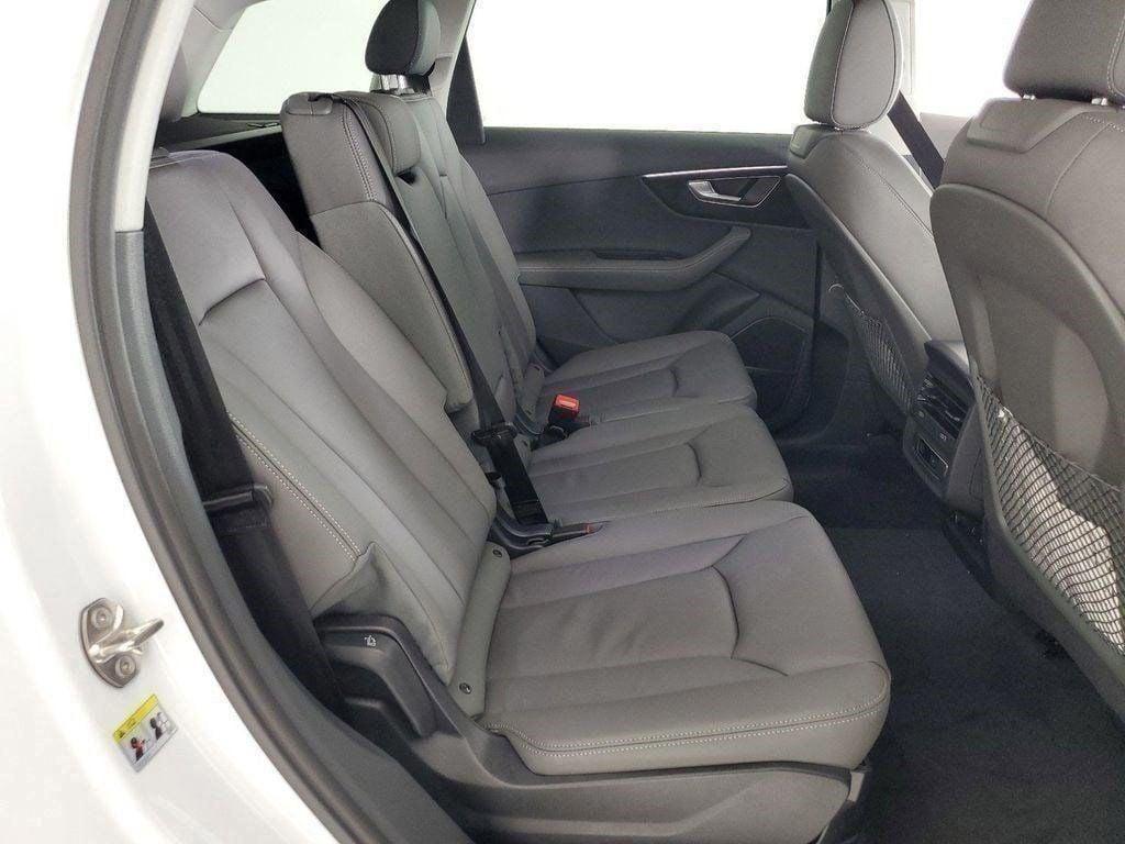new 2025 Audi Q7 car, priced at $69,290