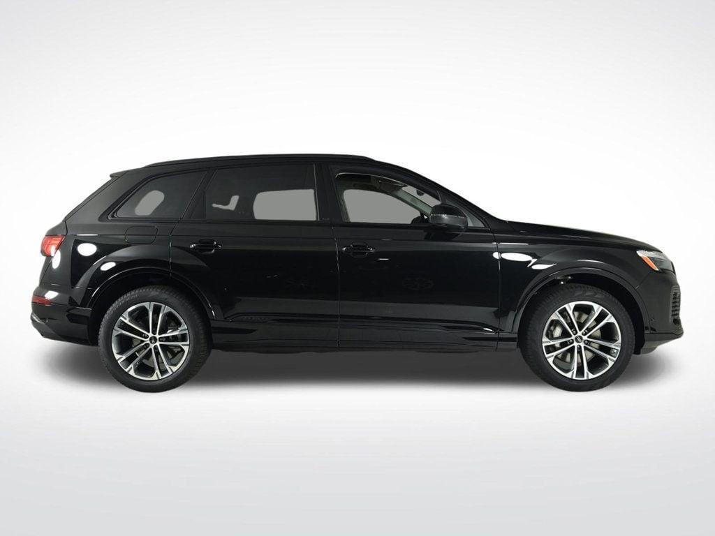 new 2025 Audi Q7 car, priced at $61,920