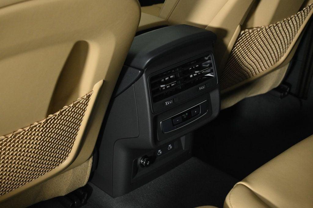 new 2025 Audi Q7 car, priced at $61,920