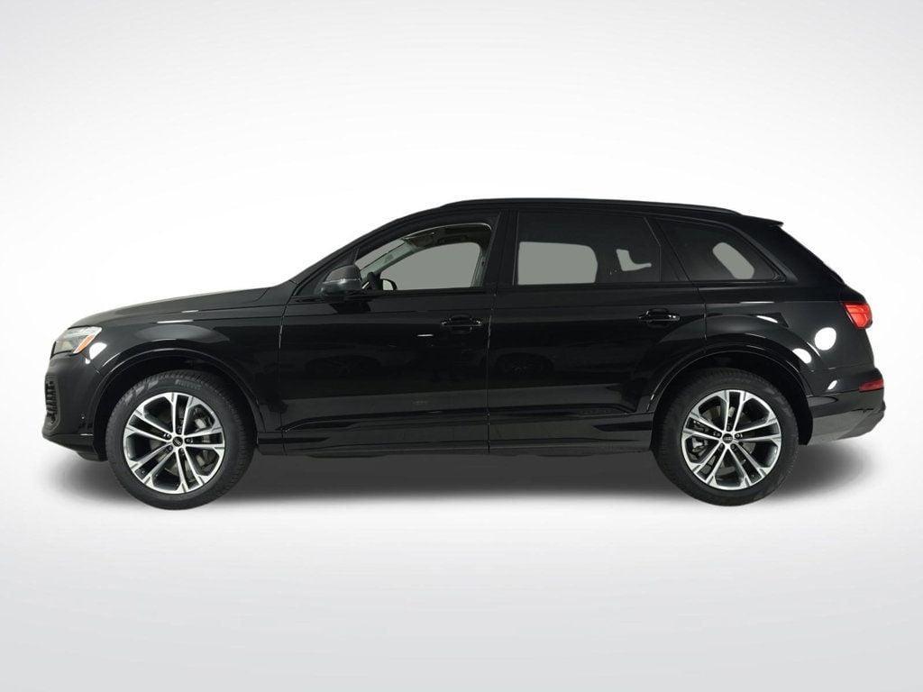 new 2025 Audi Q7 car, priced at $61,920