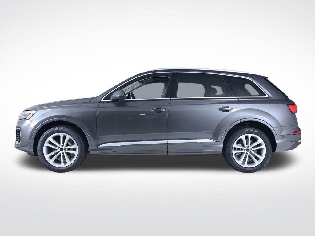 new 2025 Audi Q7 car, priced at $68,600