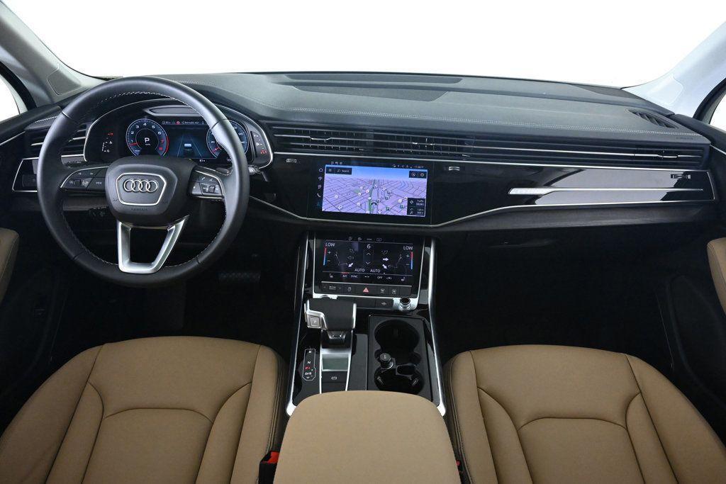 new 2025 Audi Q7 car, priced at $68,600