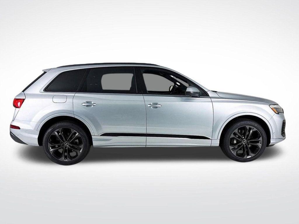 new 2025 Audi Q7 car, priced at $71,790
