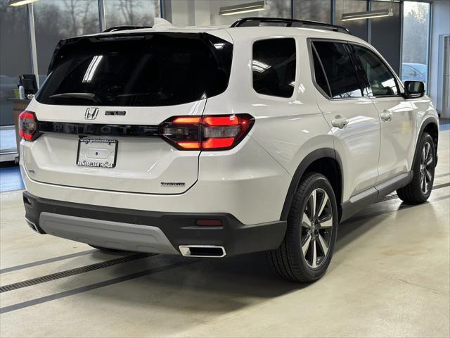 new 2025 Honda Pilot car, priced at $51,450