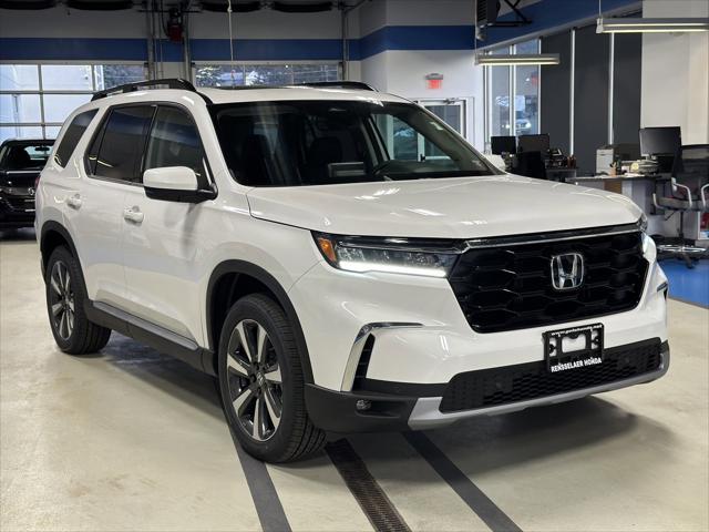 new 2025 Honda Pilot car, priced at $51,450