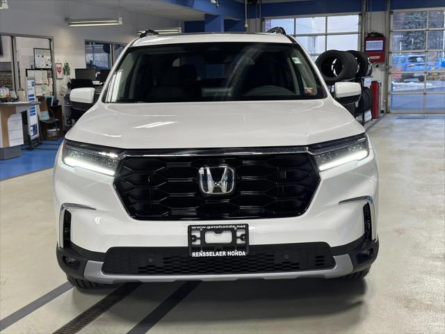 new 2025 Honda Pilot car, priced at $51,450