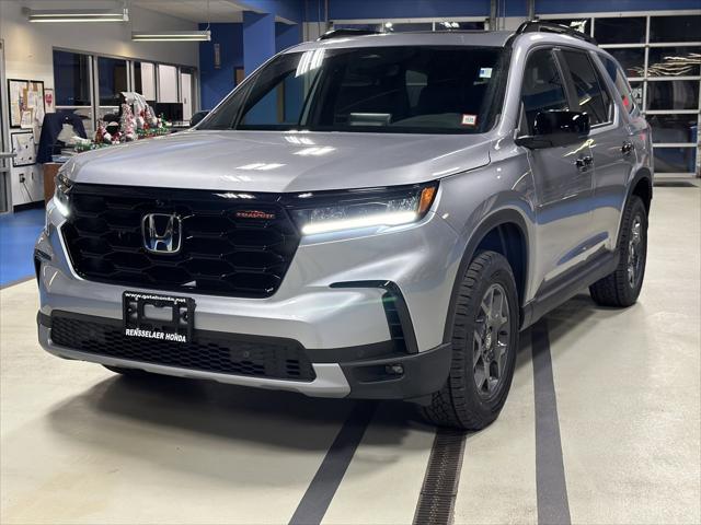 new 2025 Honda Pilot car, priced at $50,795