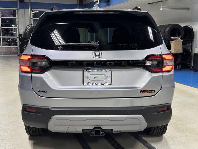 new 2025 Honda Pilot car, priced at $50,850