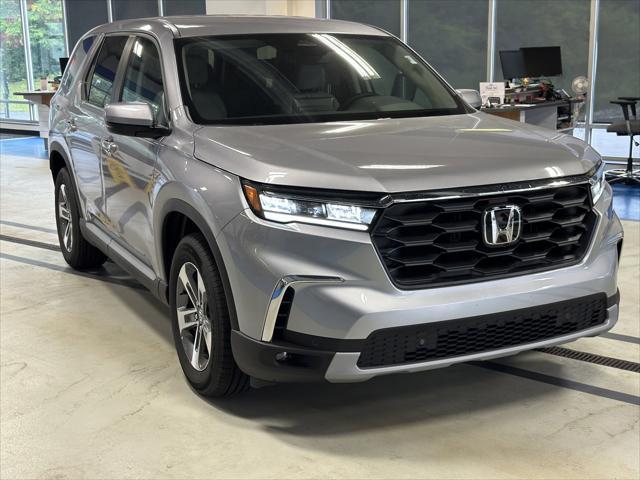 new 2025 Honda Pilot car, priced at $47,725