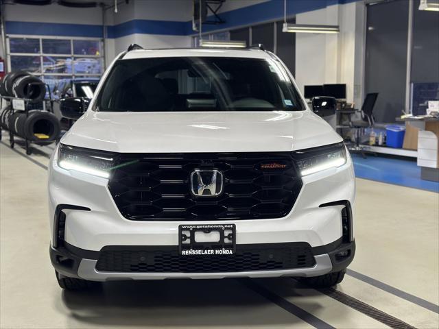 new 2025 Honda Pilot car, priced at $51,250